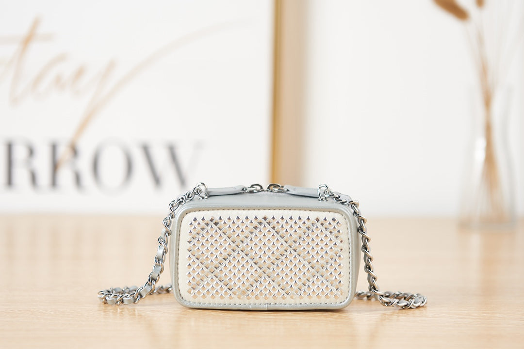 CHL -  Crystal Small Vanity with Chain White/SilLusso Official - Bag For Women 10LO/4in