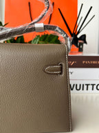 LO - HRMS LUXURY BAGS - 830