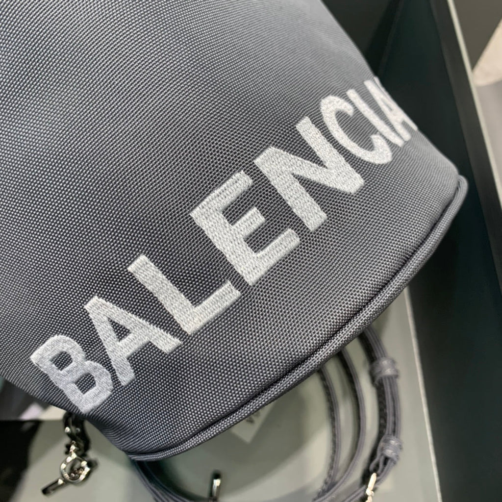 BLN-Ciaga Le Cagole Medium Bucket Bag In Gray, For Women,  Bags 11.8in/30LO