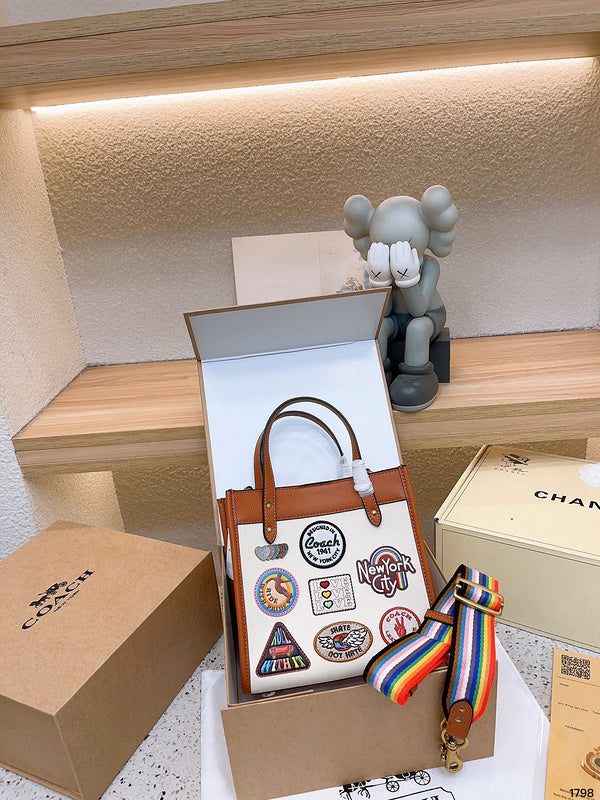 LO - CCH Bags - 015
