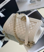 CHL - Medium Classic Flap Bag 25LO White For Women A67086