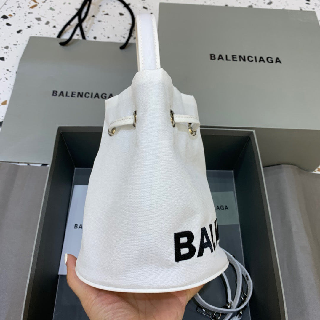 BLN-Ciaga Le Cagole Medium Bucket Bag In White, For Women,  Bags 11.8in/30LO