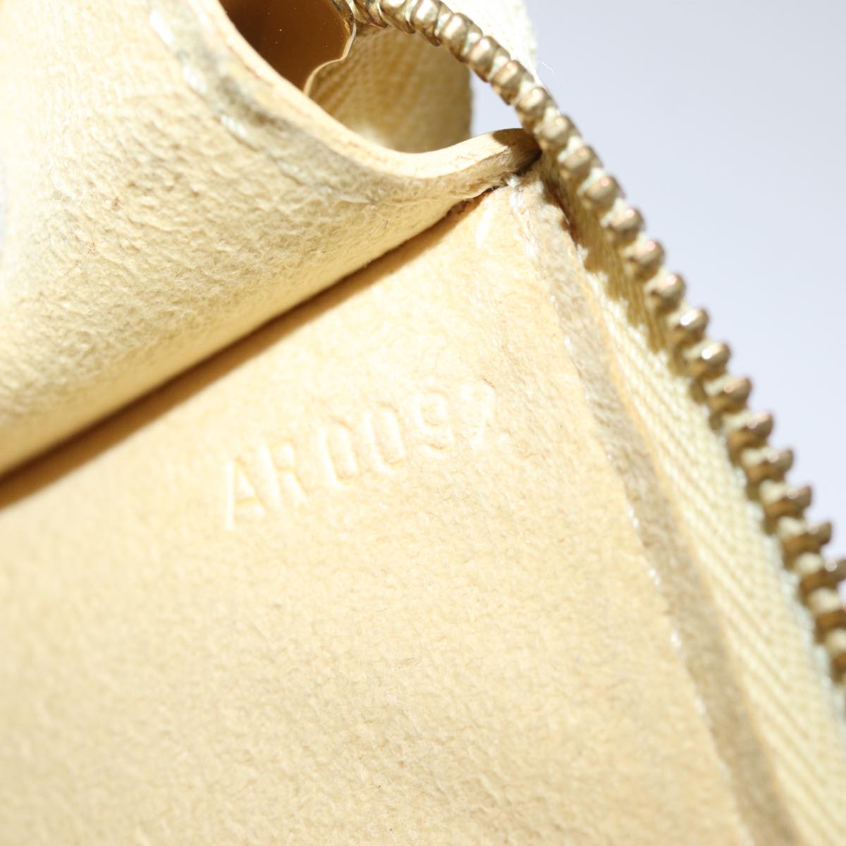 LO-LV bags 1211
