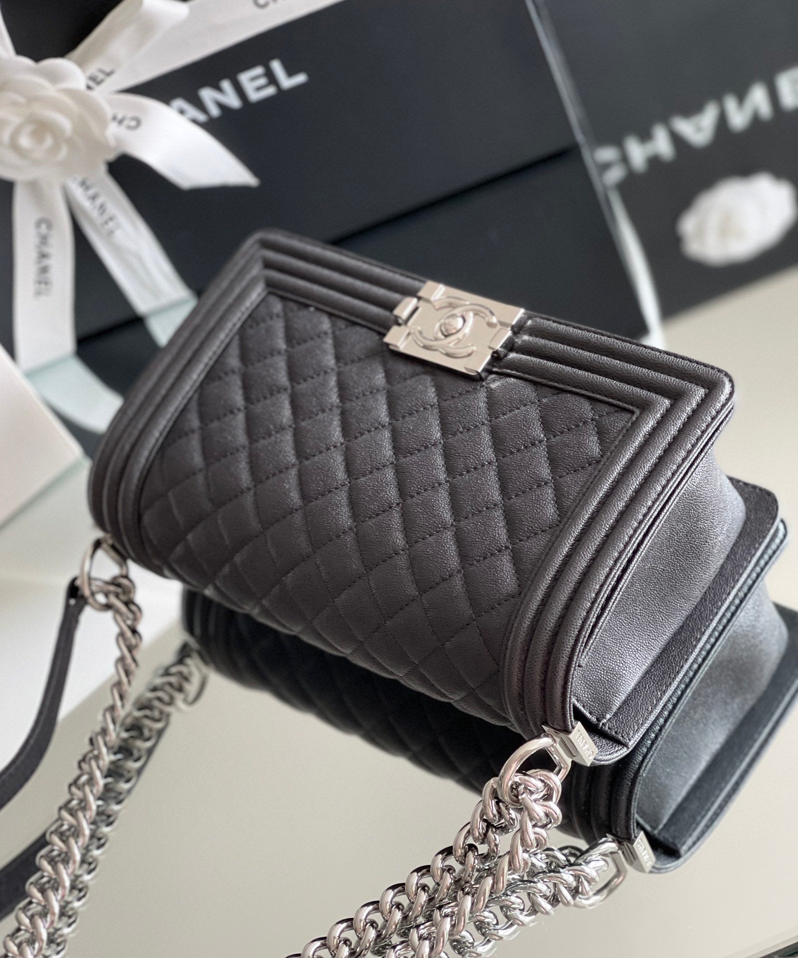 CHL - Medium Classic Flap Bag 25LO Black For Women A67086