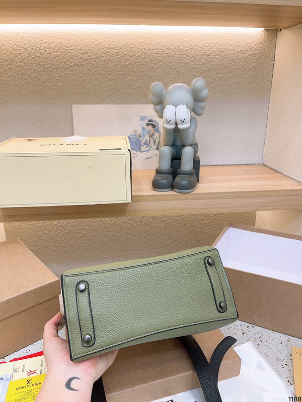 LO - CCH Bags - 094