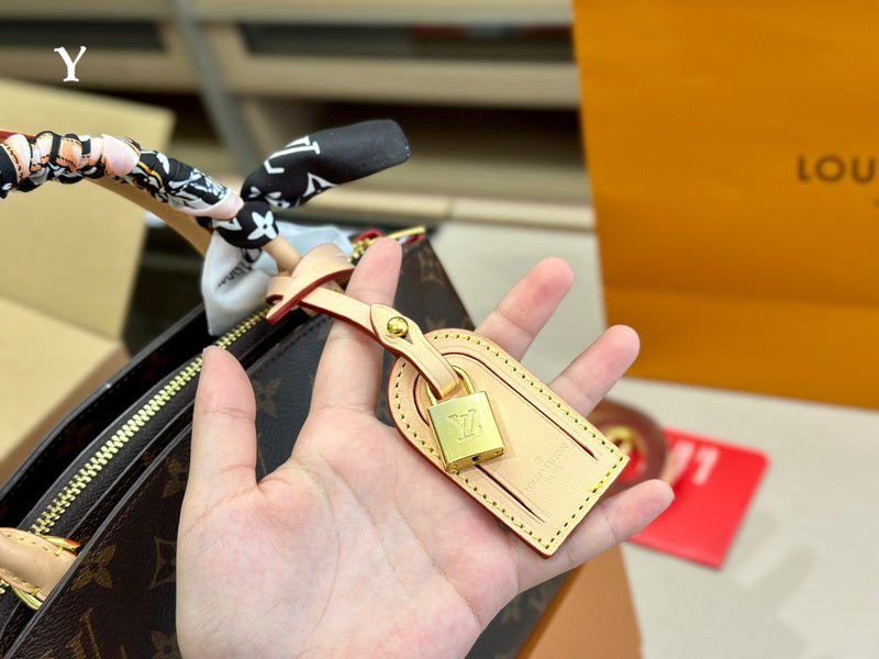 LO - LV Bags - 15092