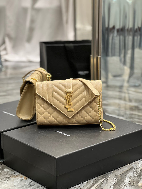 BB - YSL Bag - 1900