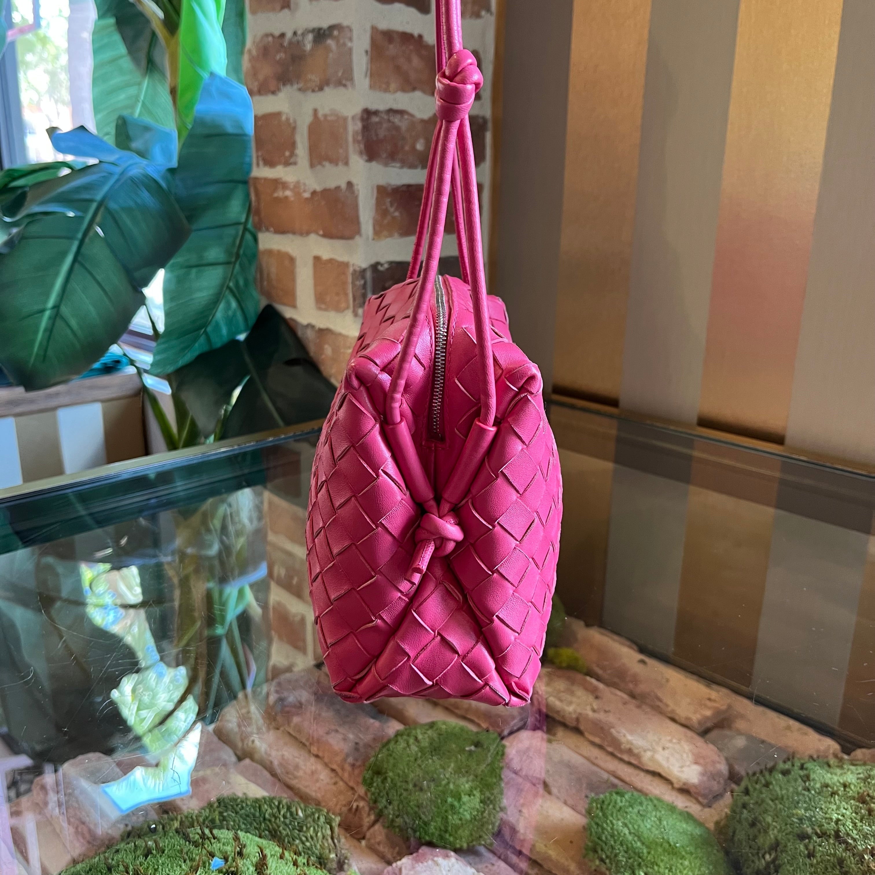 B-VENETA Small Loop Pink Crossbody