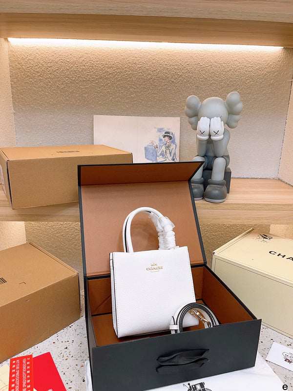 LO - CCH Bags - 090