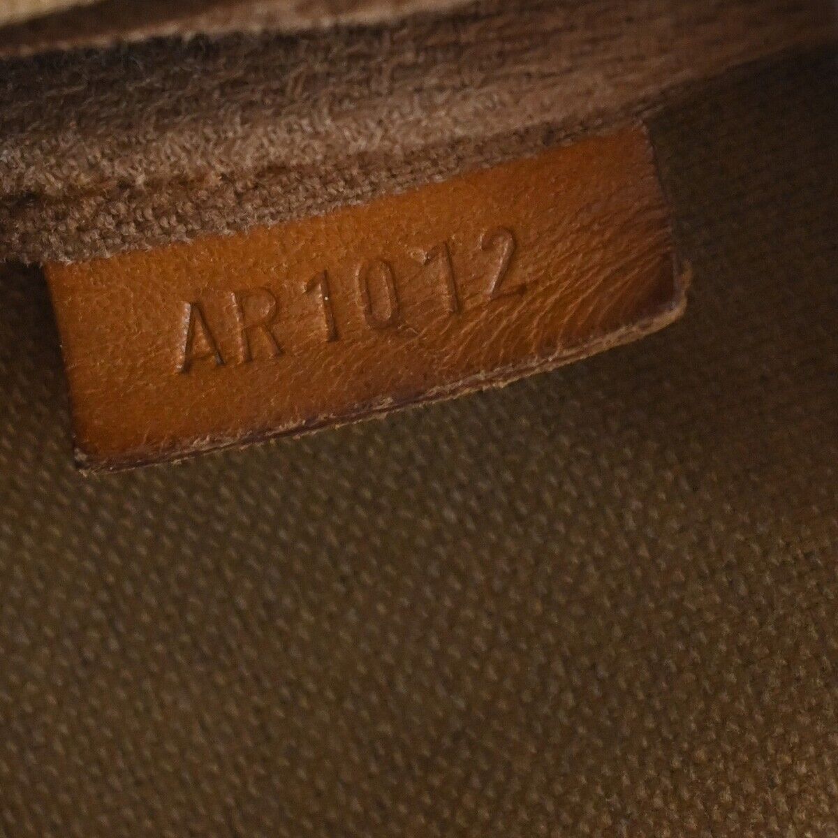 LO-LV bags 892