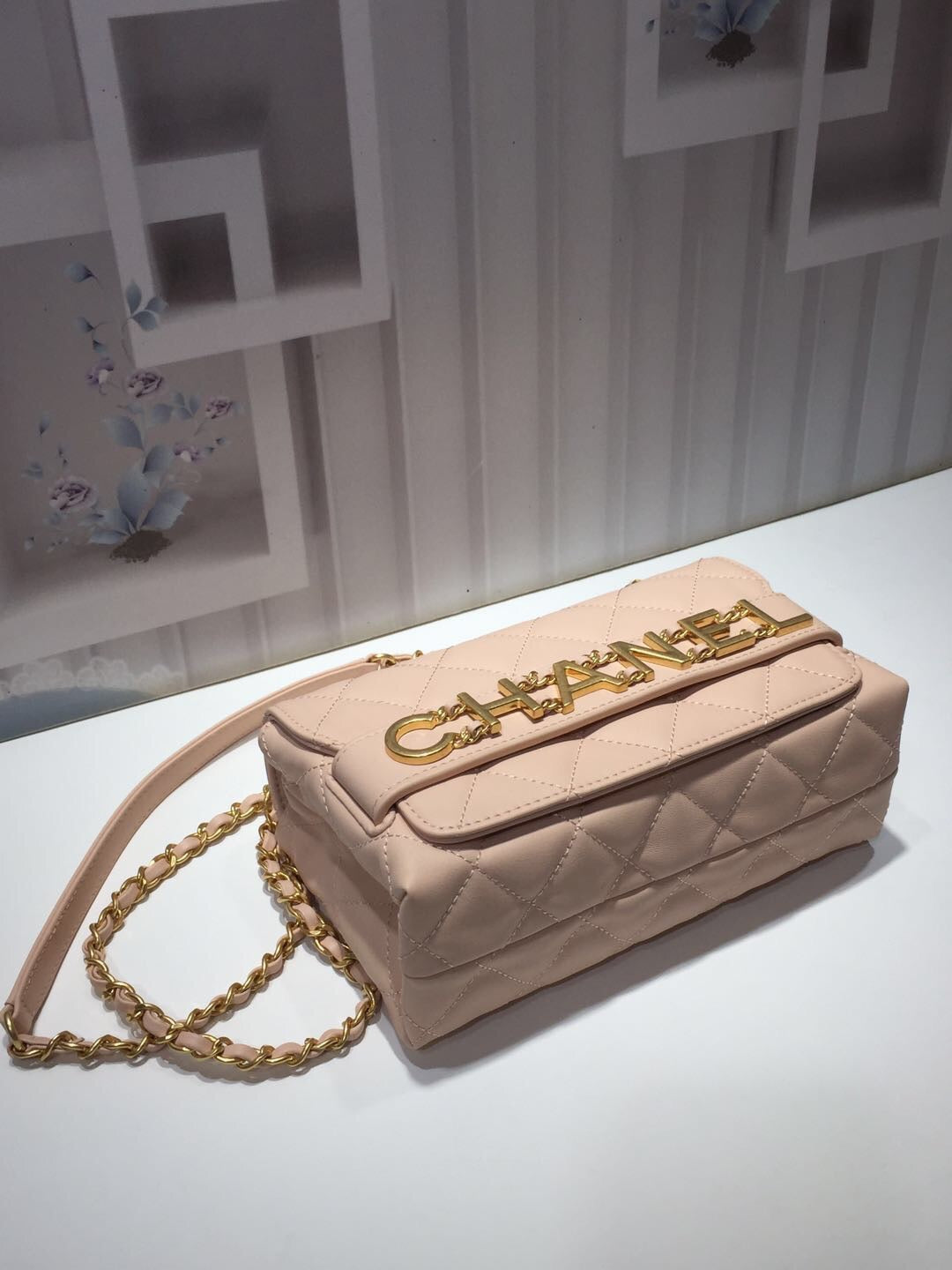 CHL - Front Logo Small Flap Bag Gold Hardware Creme For Women Handbags, Shoulder Bags 8.2in/21LO AS1490