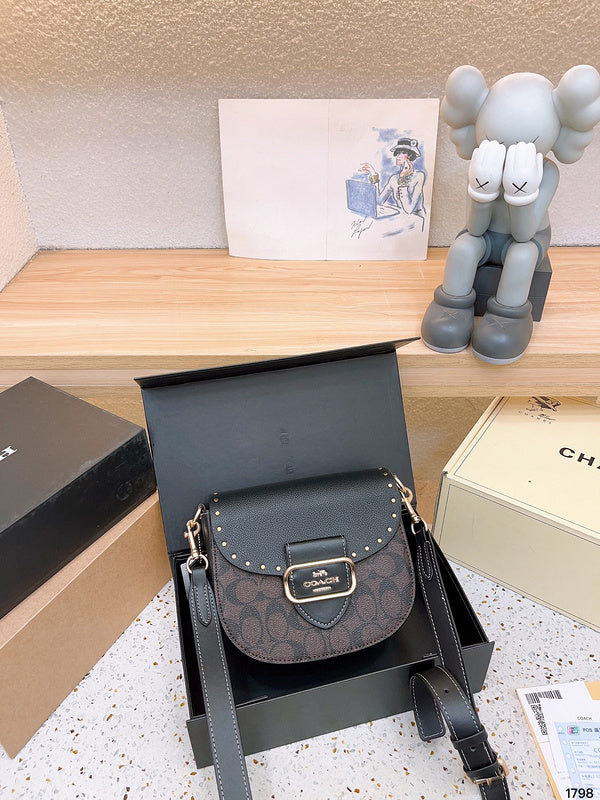 LO - CCH Bags - 009