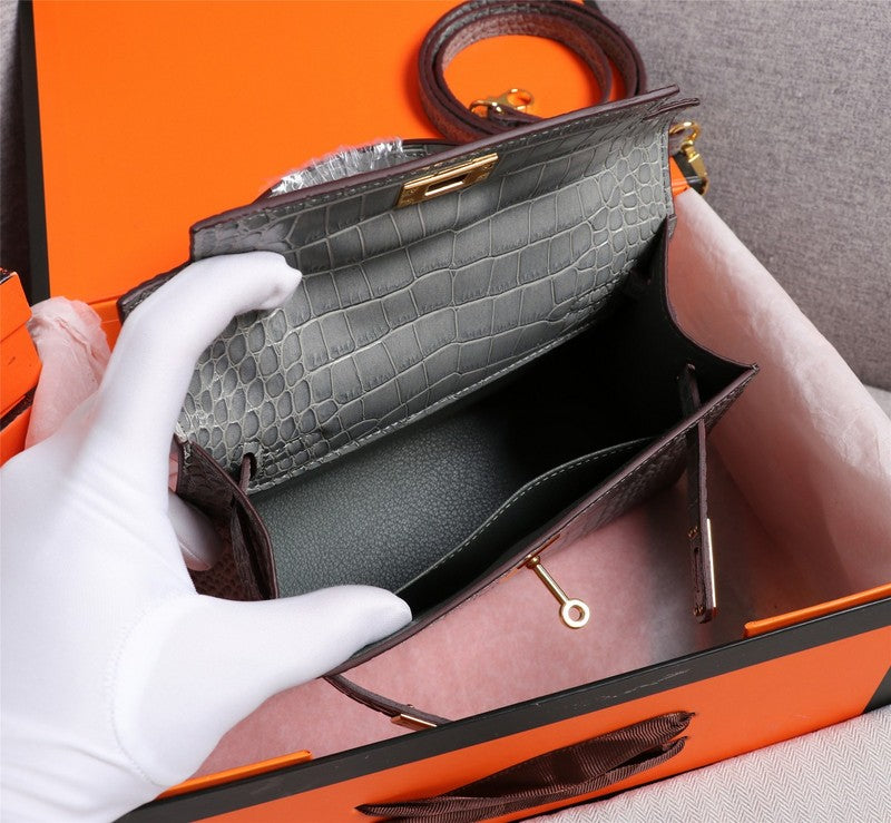 LO - HMS Luxury Bags - 744