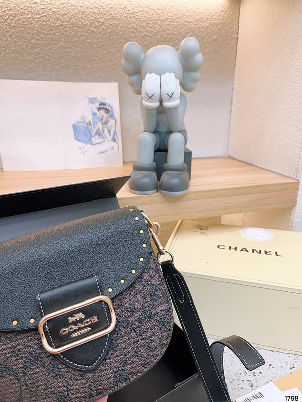 LO - CCH Bags - 009