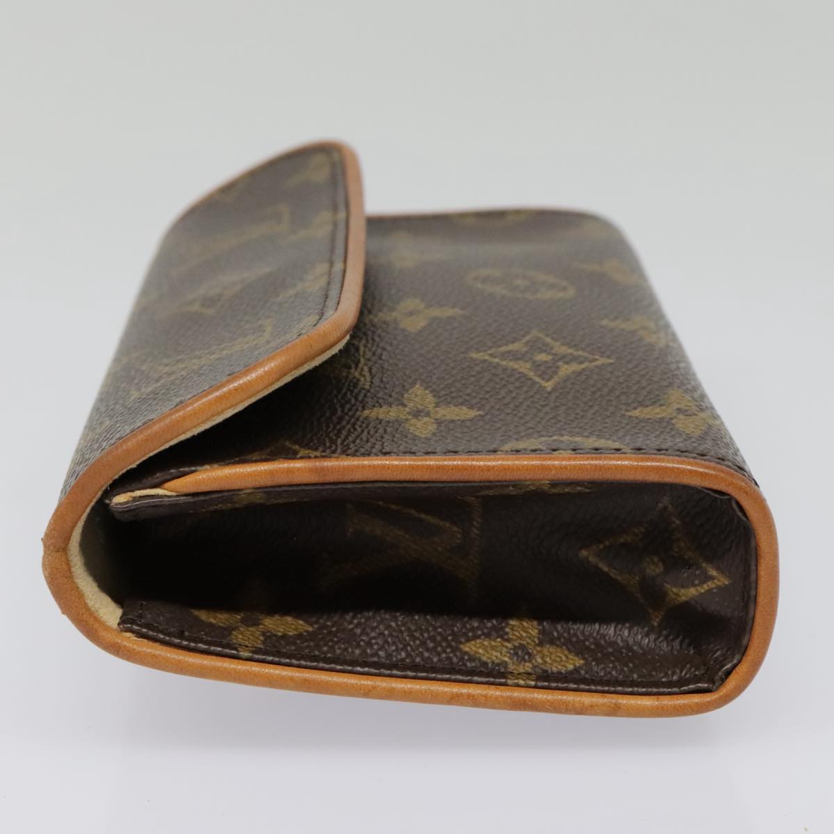 LO-LV bags 1572