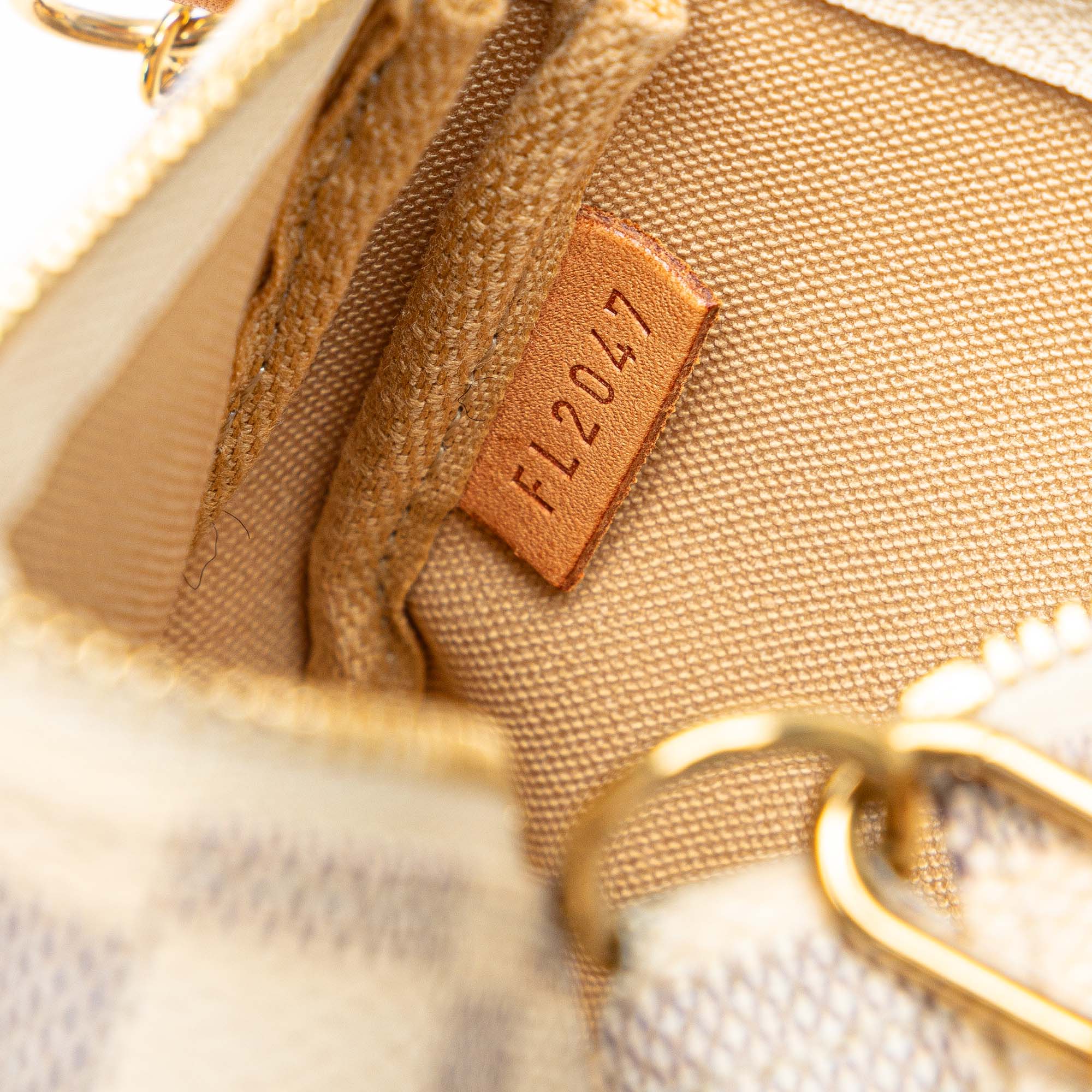 LO-LV bags 4843