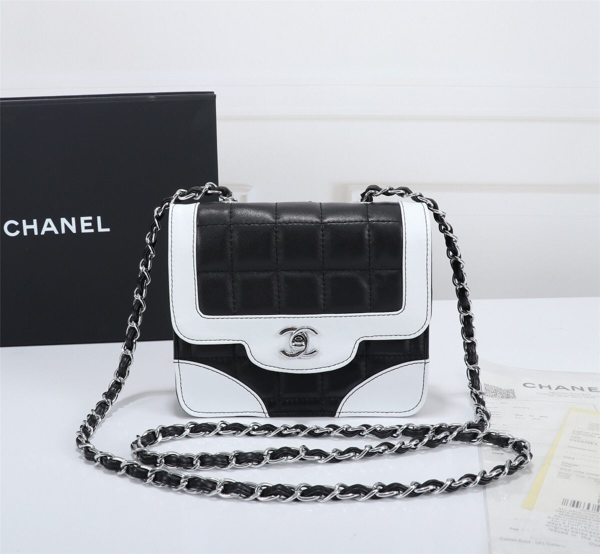 CHL -  19 Handbag 7in/18LO Black/White For Women