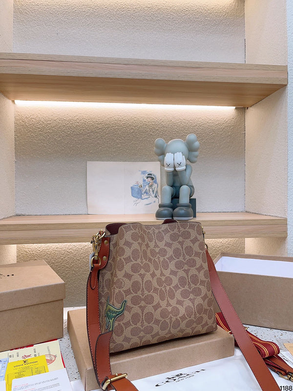 LO - CCH Bags - 102