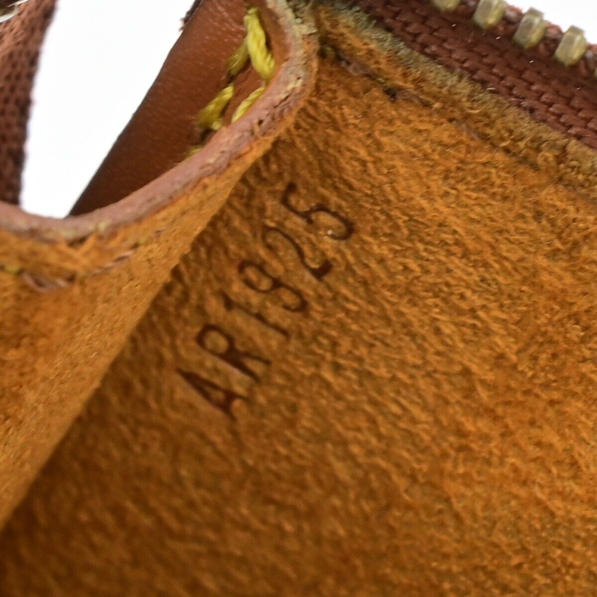 LO-LV bags 1529