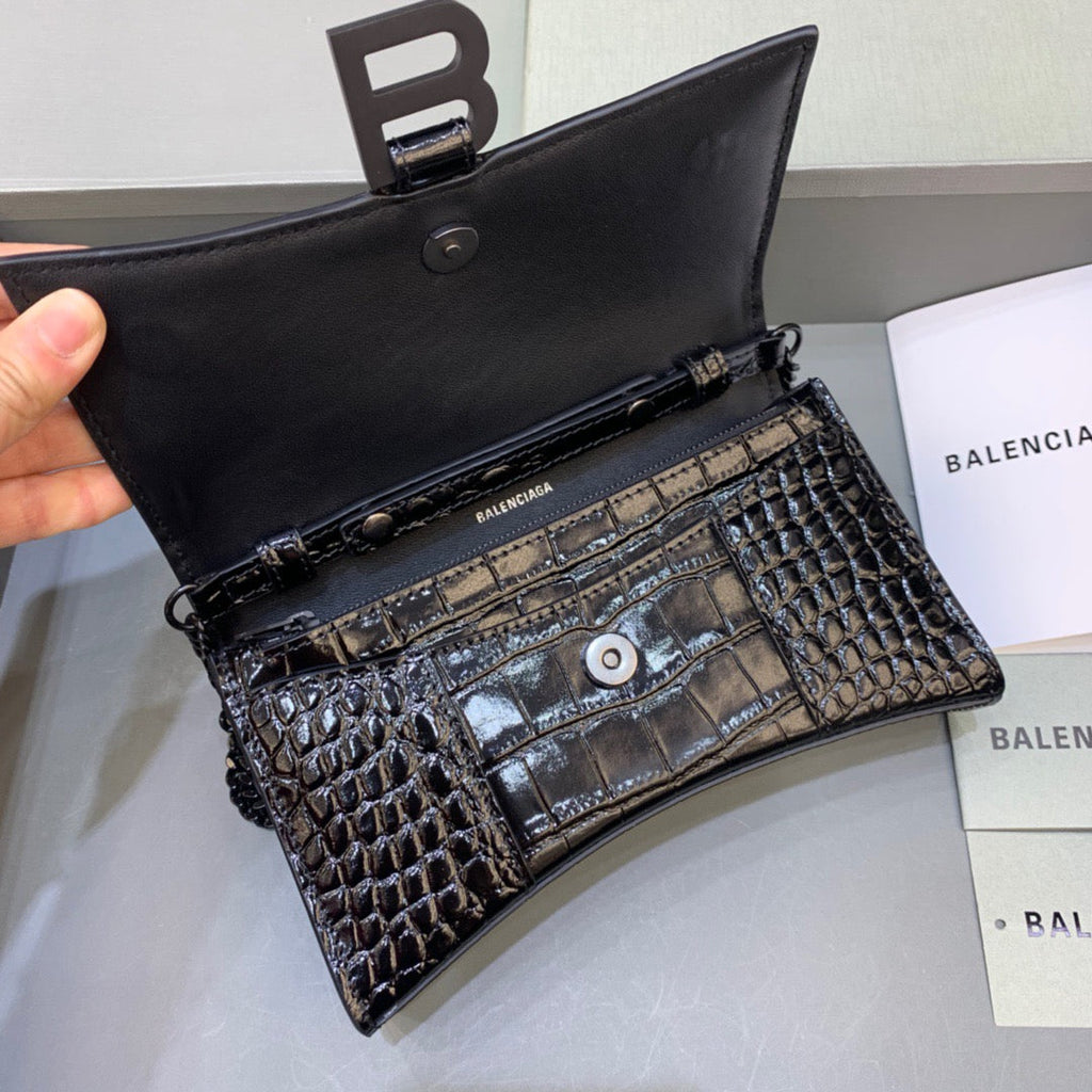 BLN-Ciaga Hourglass Wallet On Chain in Black, For Women,  Bags 7.6in/19LO 6560501LR671000