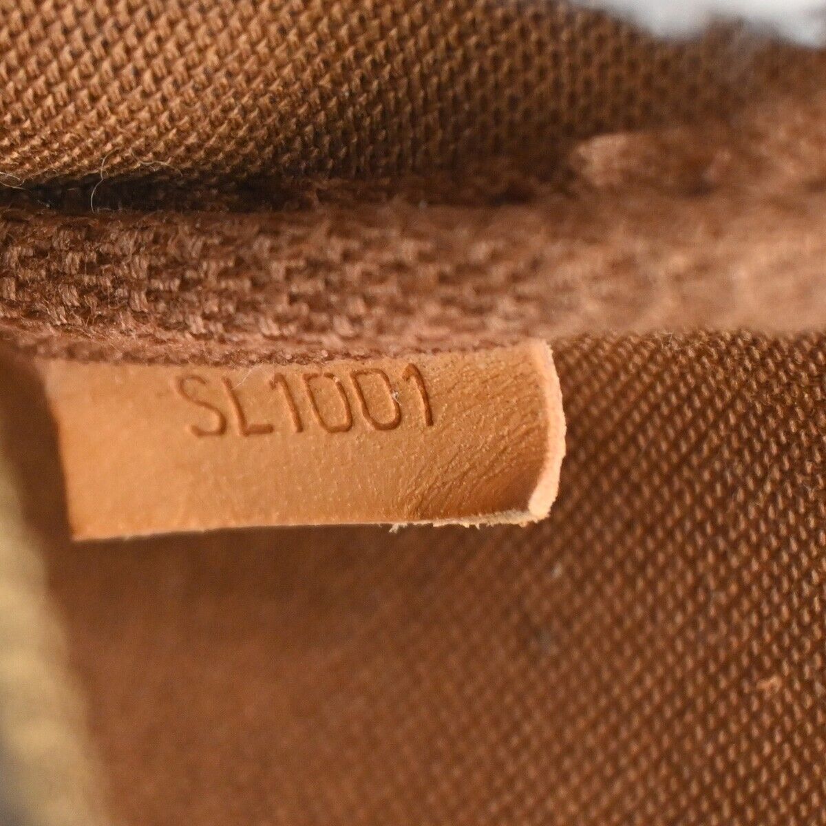 LO-LV bags 1126