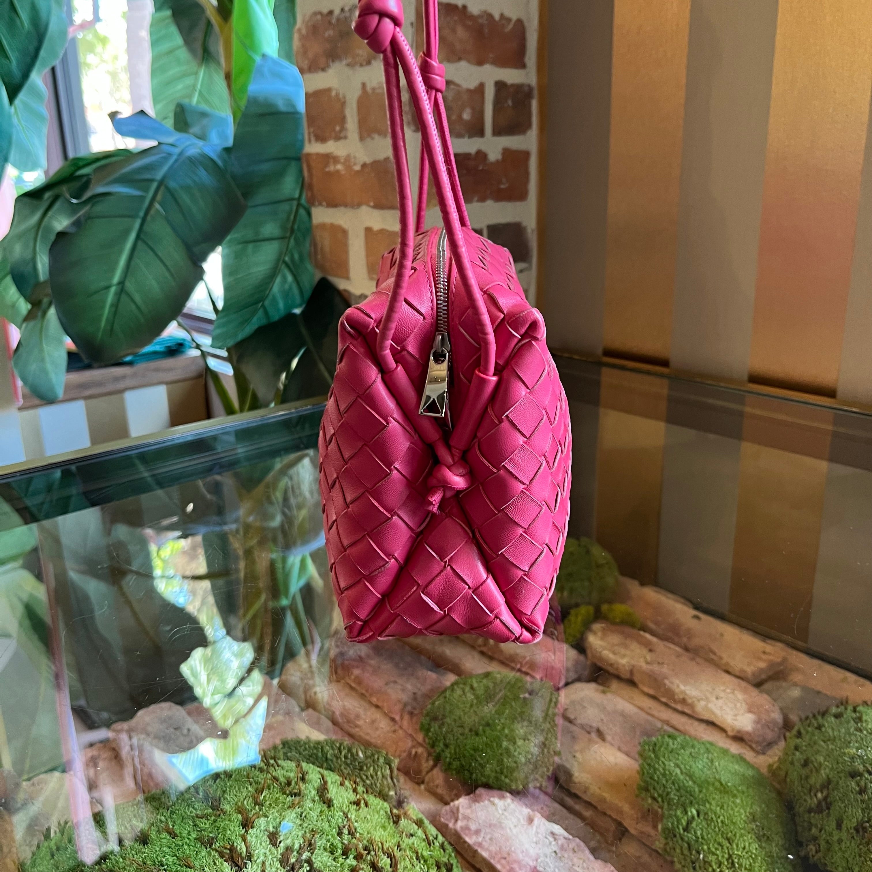 B-VENETA Small Loop Pink Crossbody
