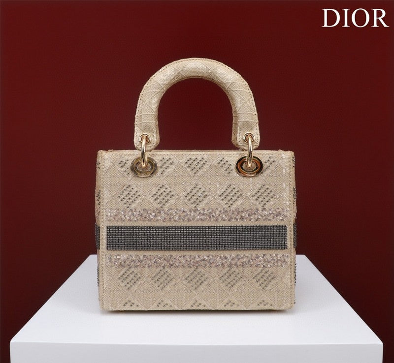 Lusso Official - DYOR FASHION BAGS - 2017