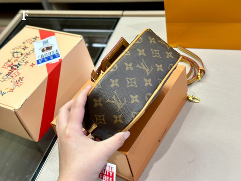 LO - LV Bags - 15035
