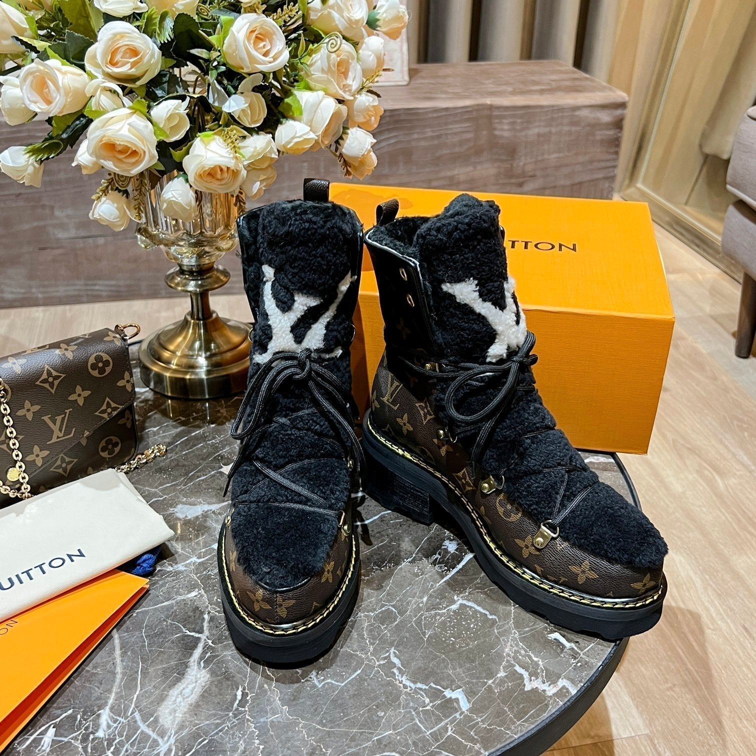LO-LV bags 3446