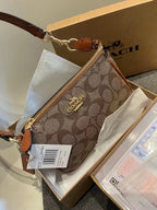 LO - CCH Bags - 115