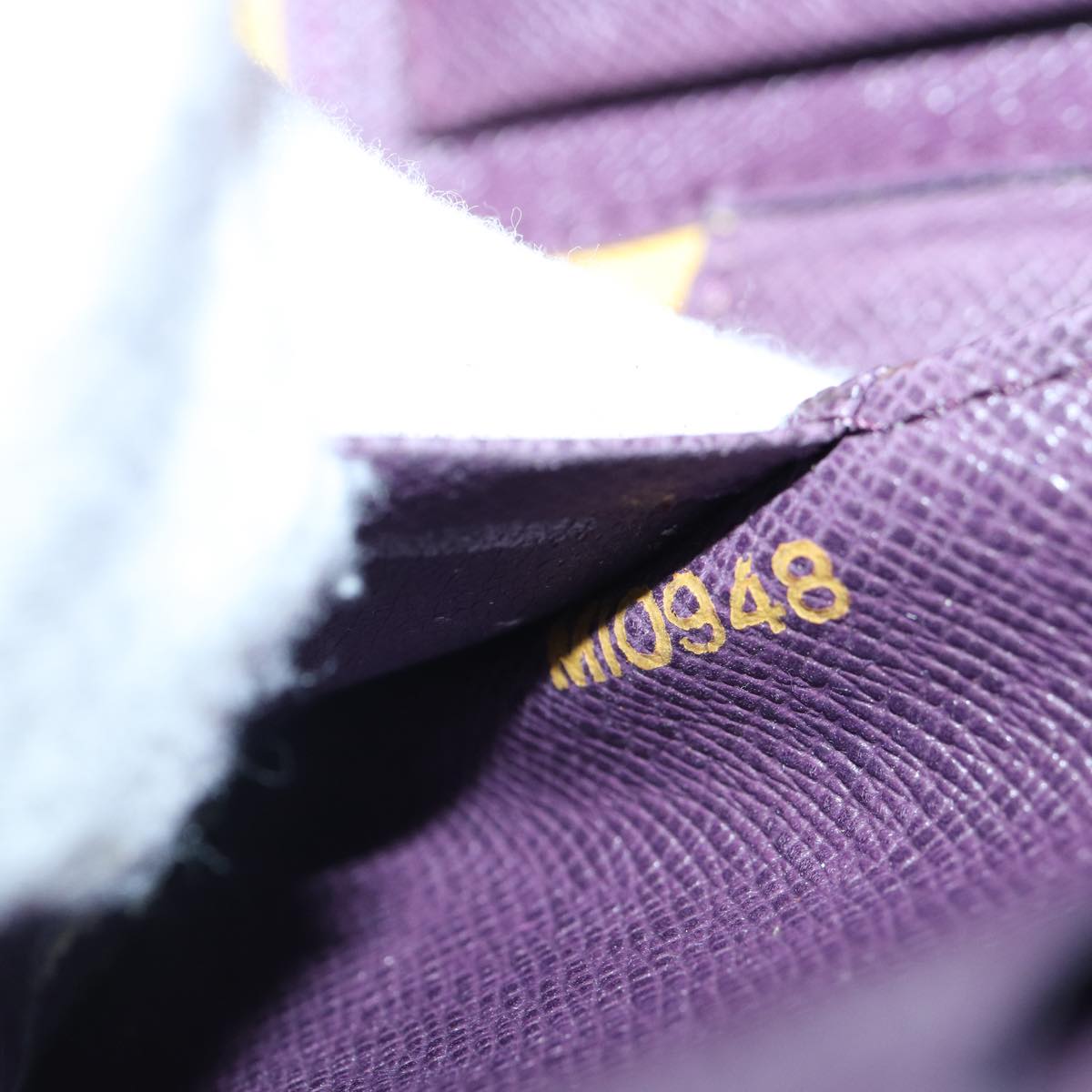 LO-LV bags 2310