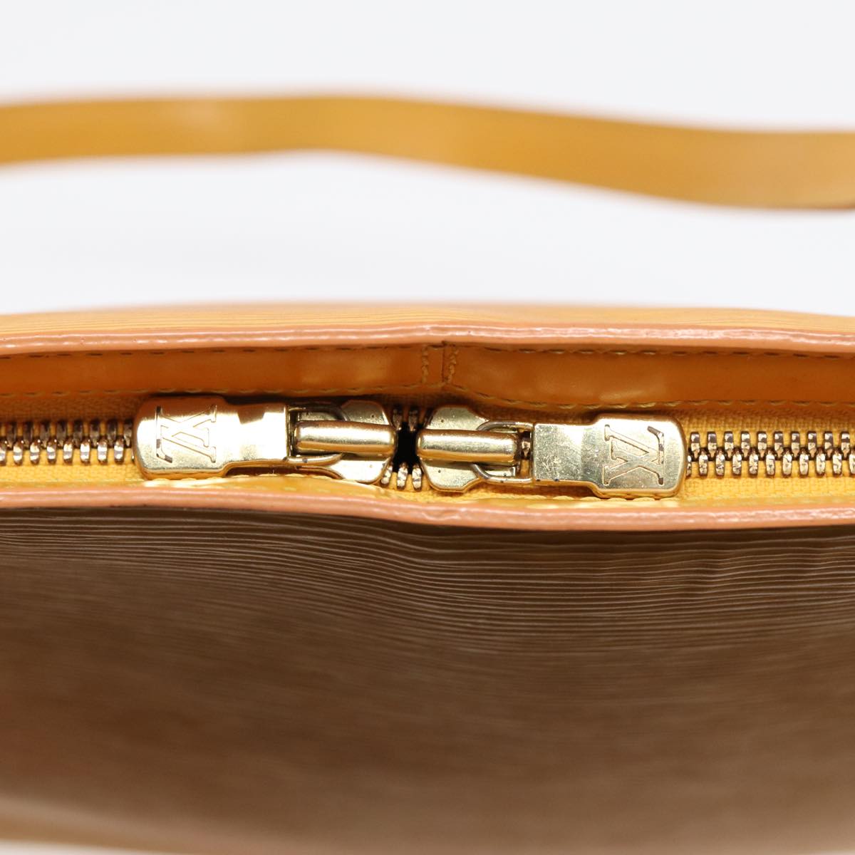 LO-LV bags 2569