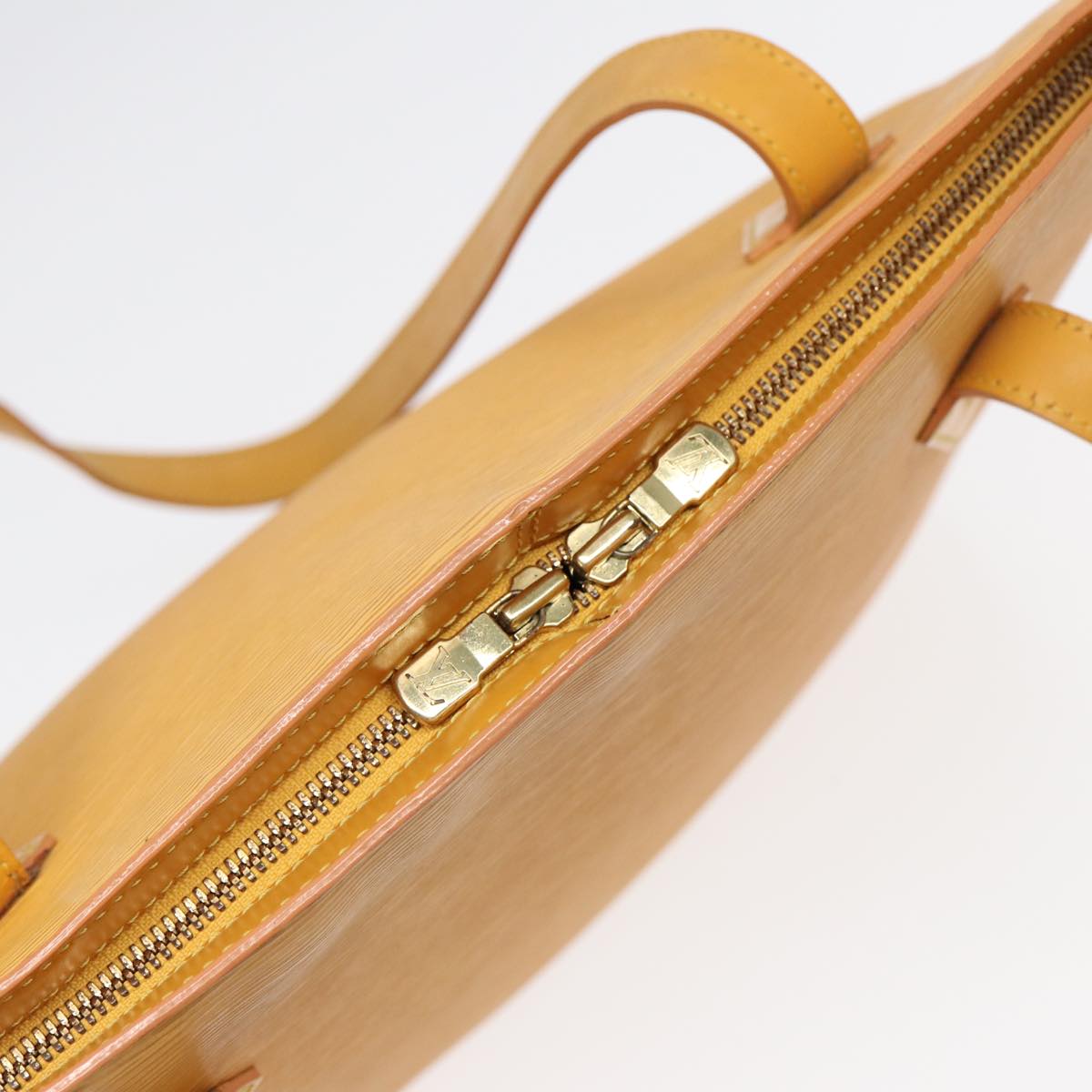 LO-LV bags 2569