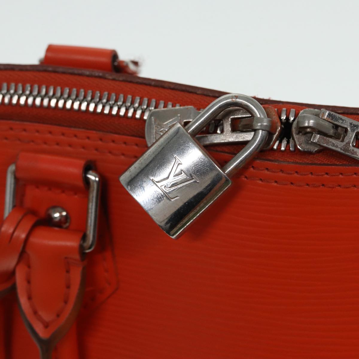 LO-LV bags 2359