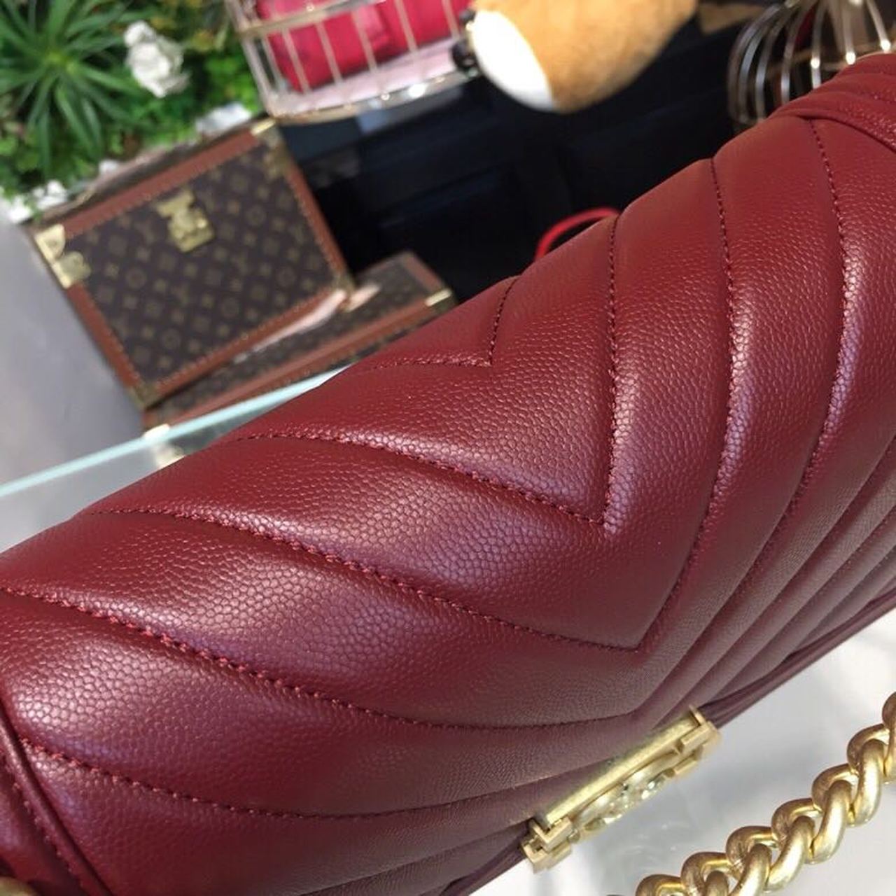 CHL -  Boy Handbag Gold Toned Hardware Burgundy For Women Bags, Shoulder And Crossbody Bags 9.8in/25LO A67086