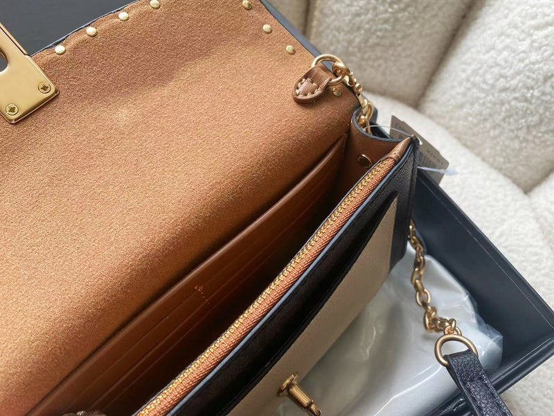 LO - CCH Bags - 180