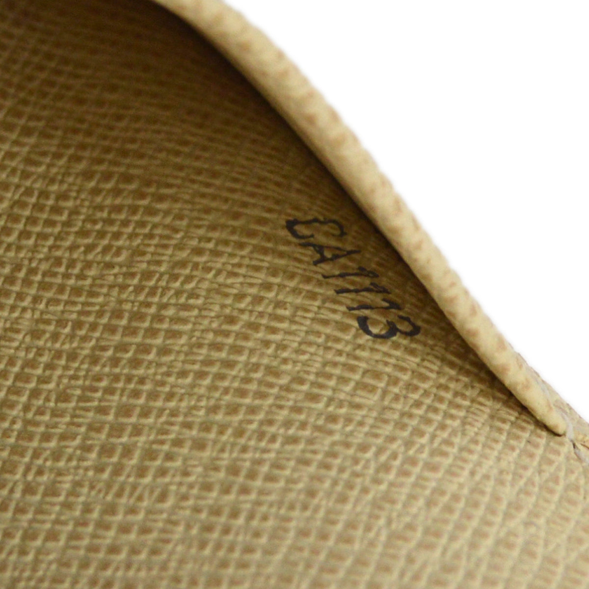 LO-LV bags 2301