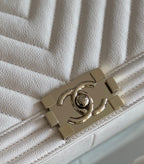 CHL - Medium Classic Flap Bag 25LO White For Women A67086