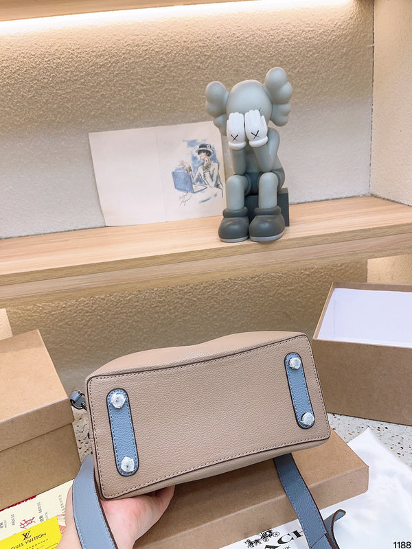 LO - CCH Bags - 099