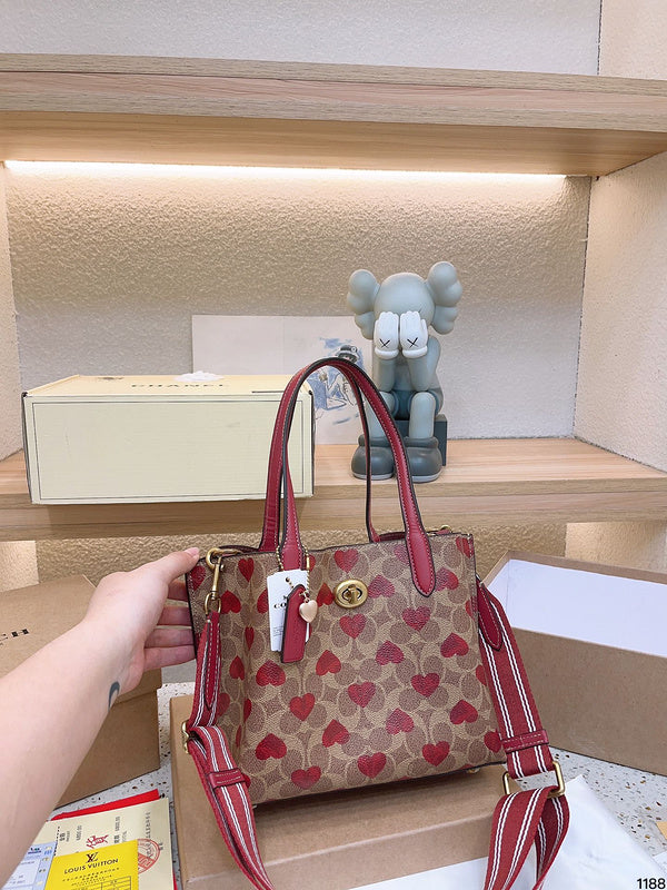 LO - CCH Bags - 096