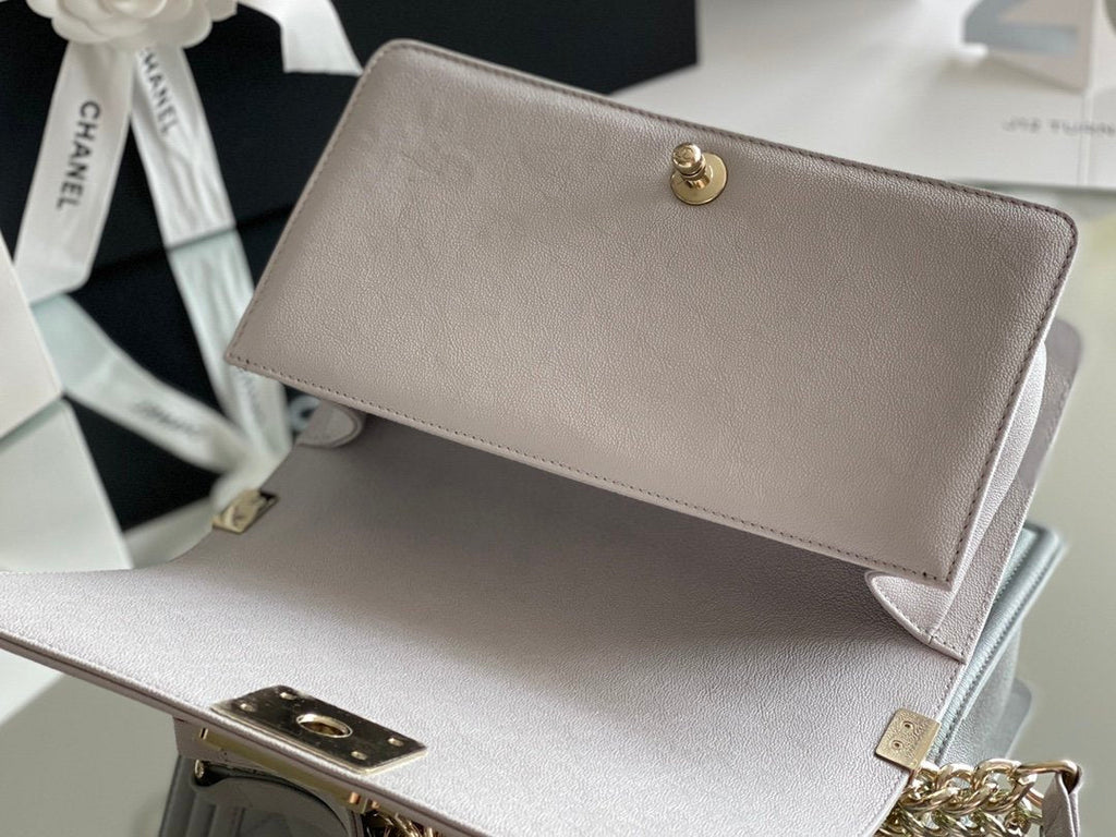 CHL - Medium Classic Flap Bag 25LO Grey For Women A67086