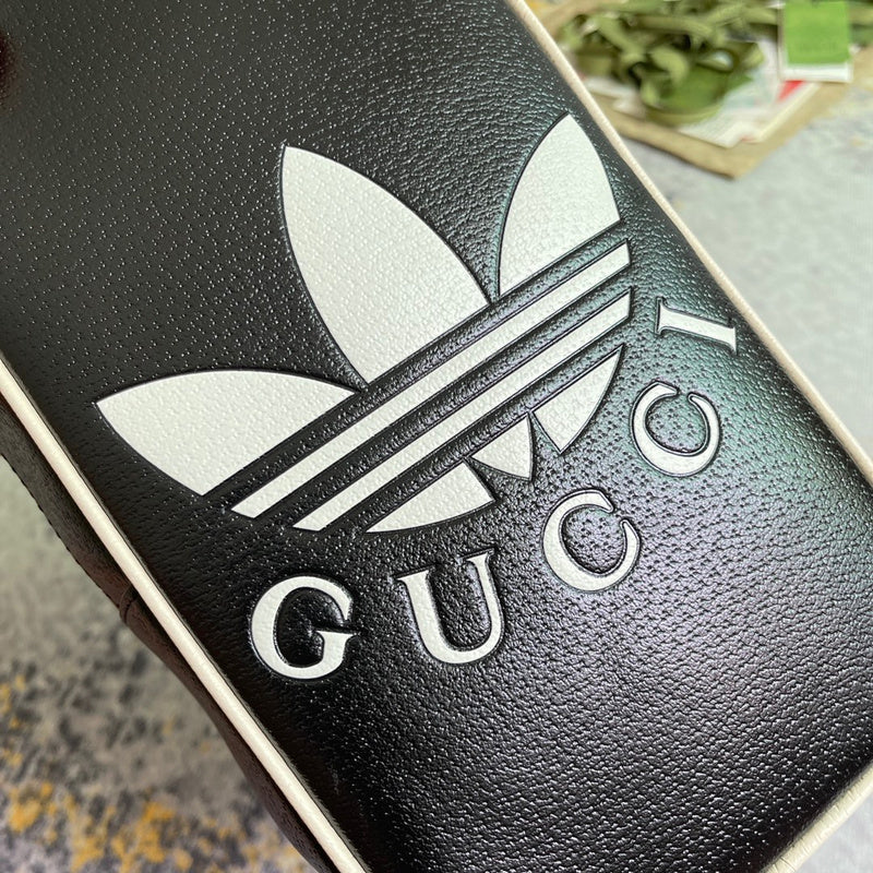 LO - GCC Bags - 1973