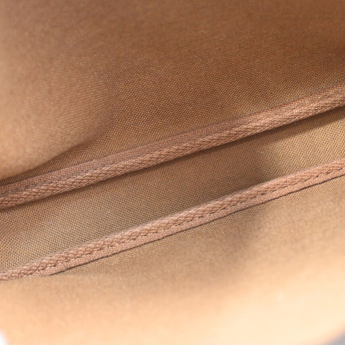 LO-LV bags 1115
