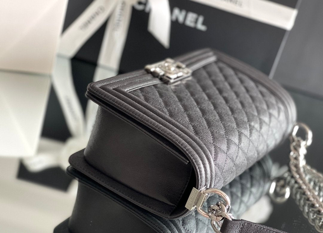 CHL - Medium Classic Flap Bag 25LO Black For Women A67086