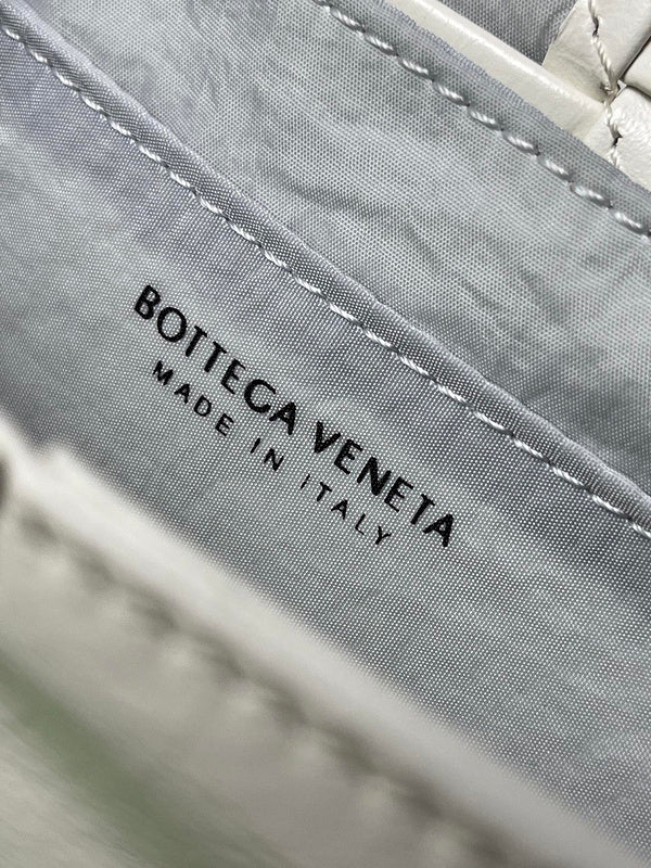 B-VENETA STYLISH HANBAGS FOR WOMEN - 116