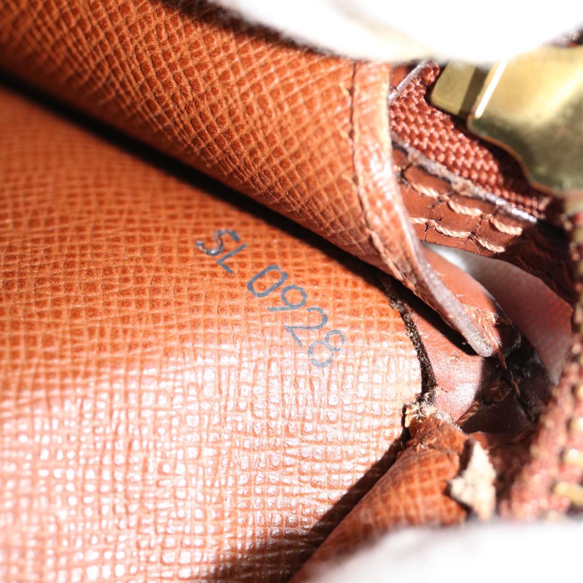 LO-LV bags 737