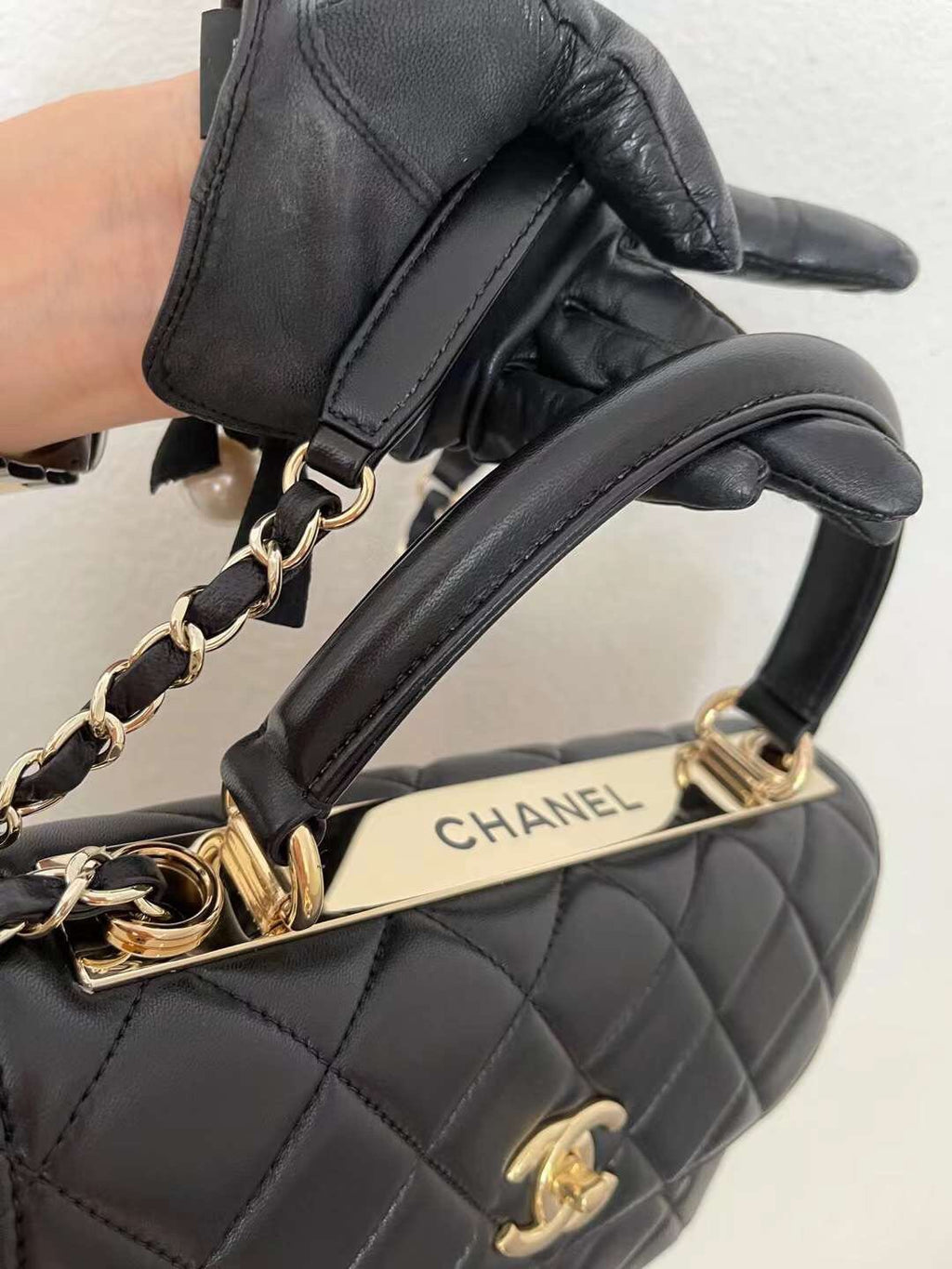 CHL -  Classic Flap Bag Gold Toned Hardware Black 9.8in/25LO