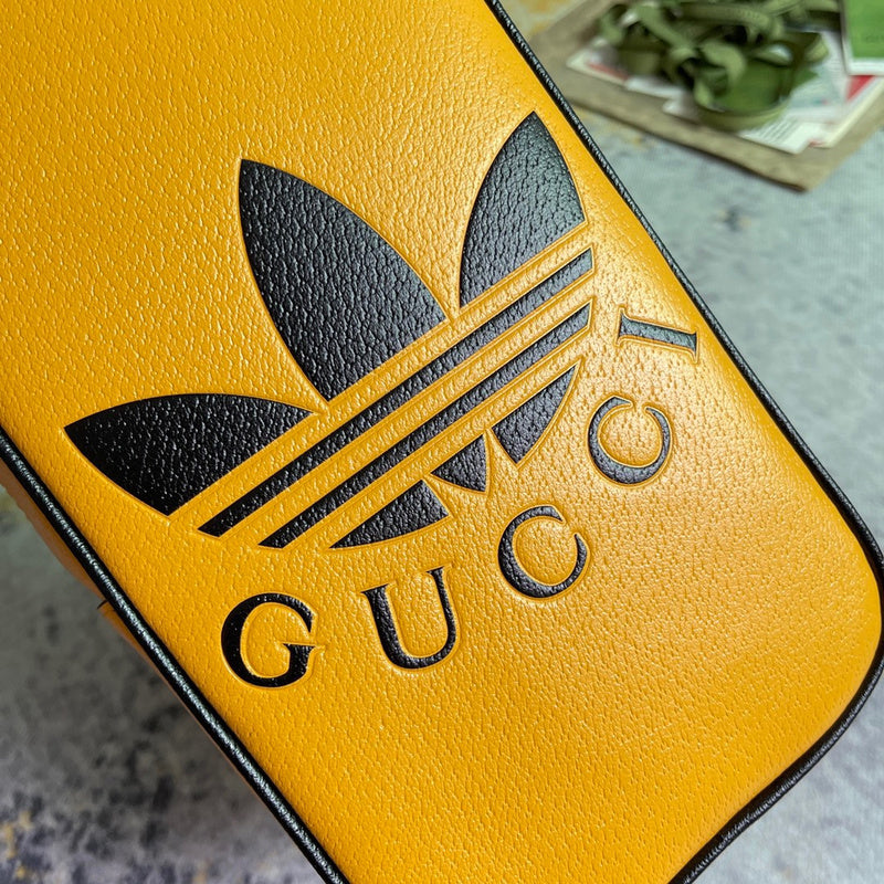 LO - GCC Bags - 1973