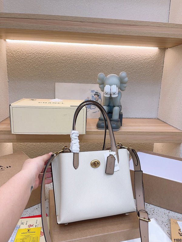 LO - CCH Bags - 095