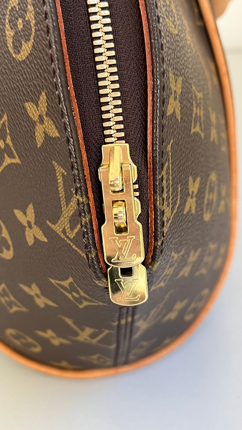 LO-LV bags 2260